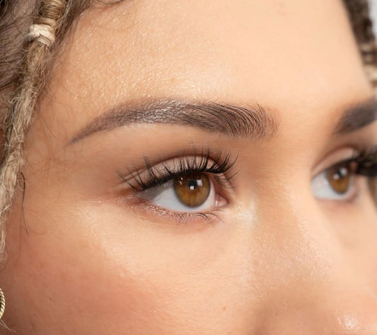 Lash Confidence: How Wearing Lashes Boosts Your Self-Esteem